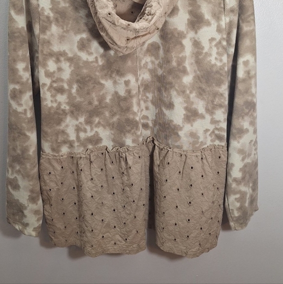 LOGO By Lori Goldstein Lounge Wear Waffle & Eyelet Tan Camo Hoodie Size Medium - Picture 3 of 10
